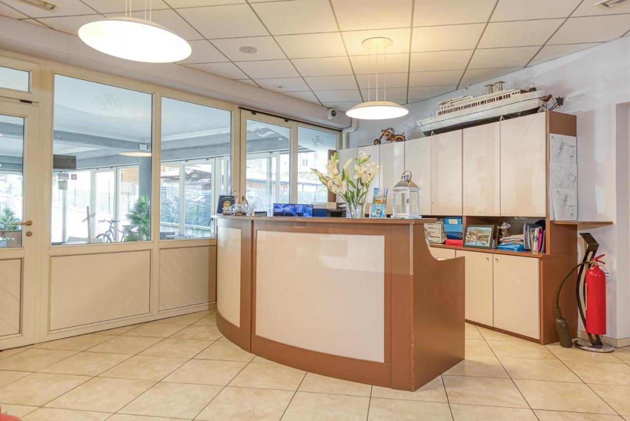 Hotel Lumin Cremia Екстер'єр фото